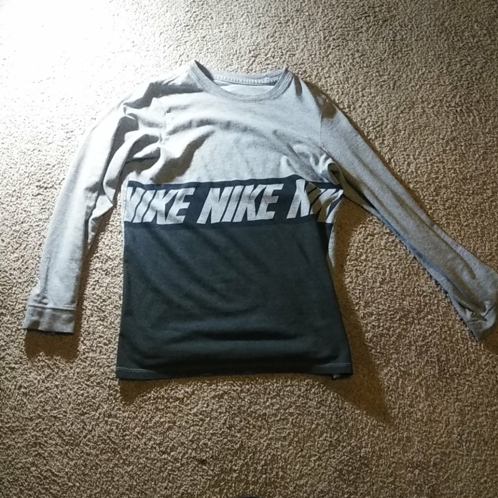 Nike tee